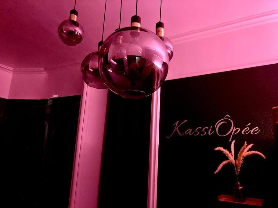 SUITE KASSIOPEE, romantisme, balnéo, sauna Quimperlé Exterior foto
