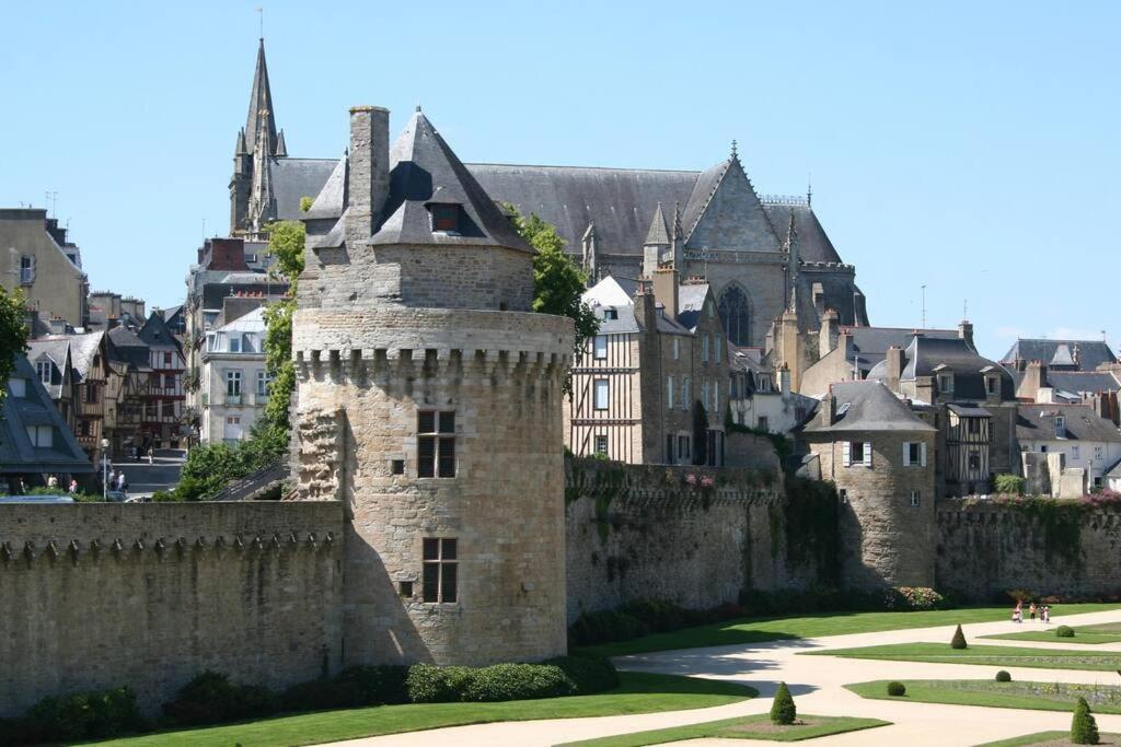 SUITE KASSIOPEE, romantisme, balnéo, sauna Quimperlé Exterior foto